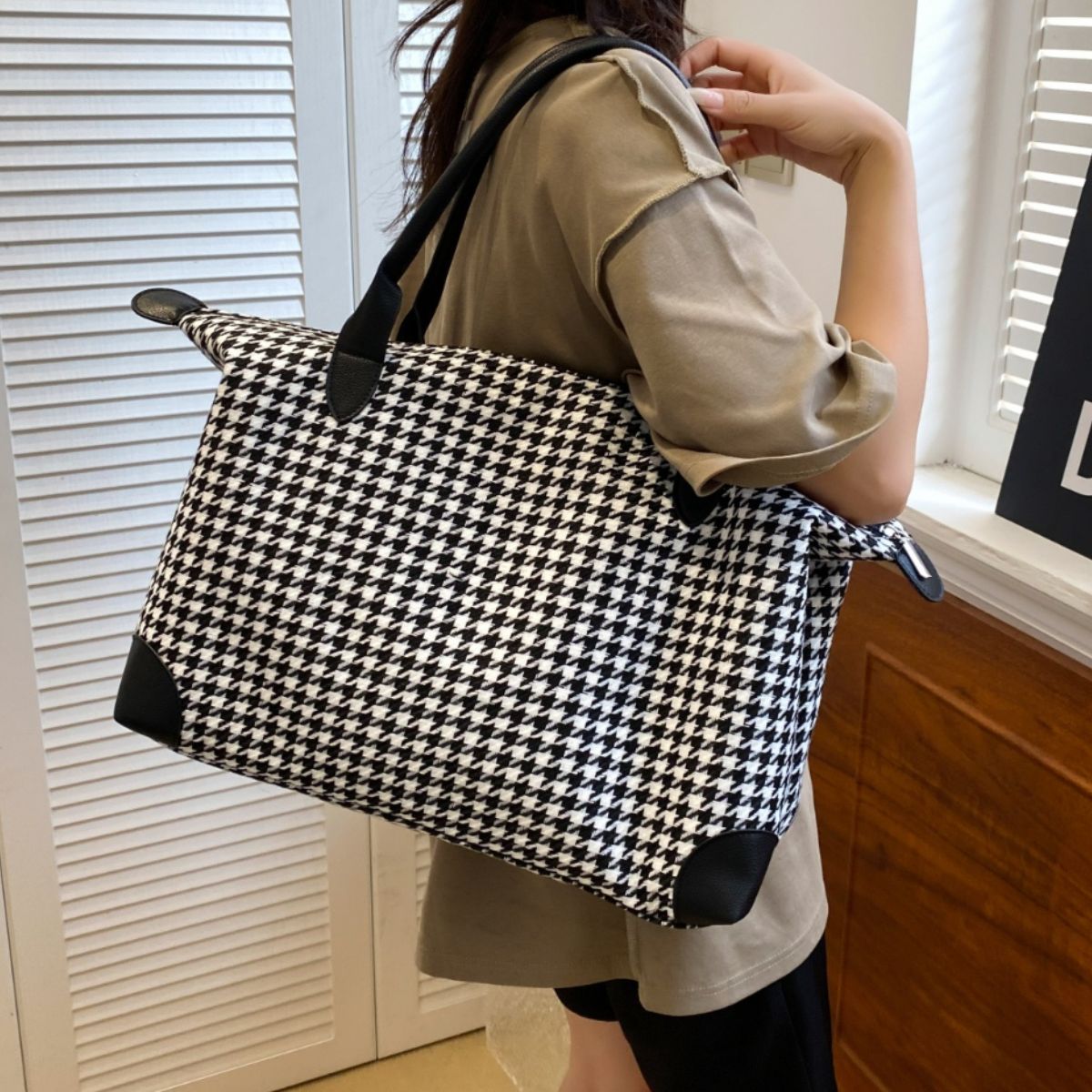 Houndstooth Canvas Travel Bag